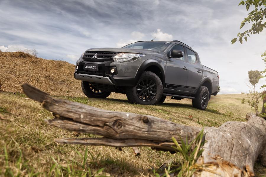  Mitsubishi L200 Triton Motorsports 2020 года  (LA) (фото 3 из 7)